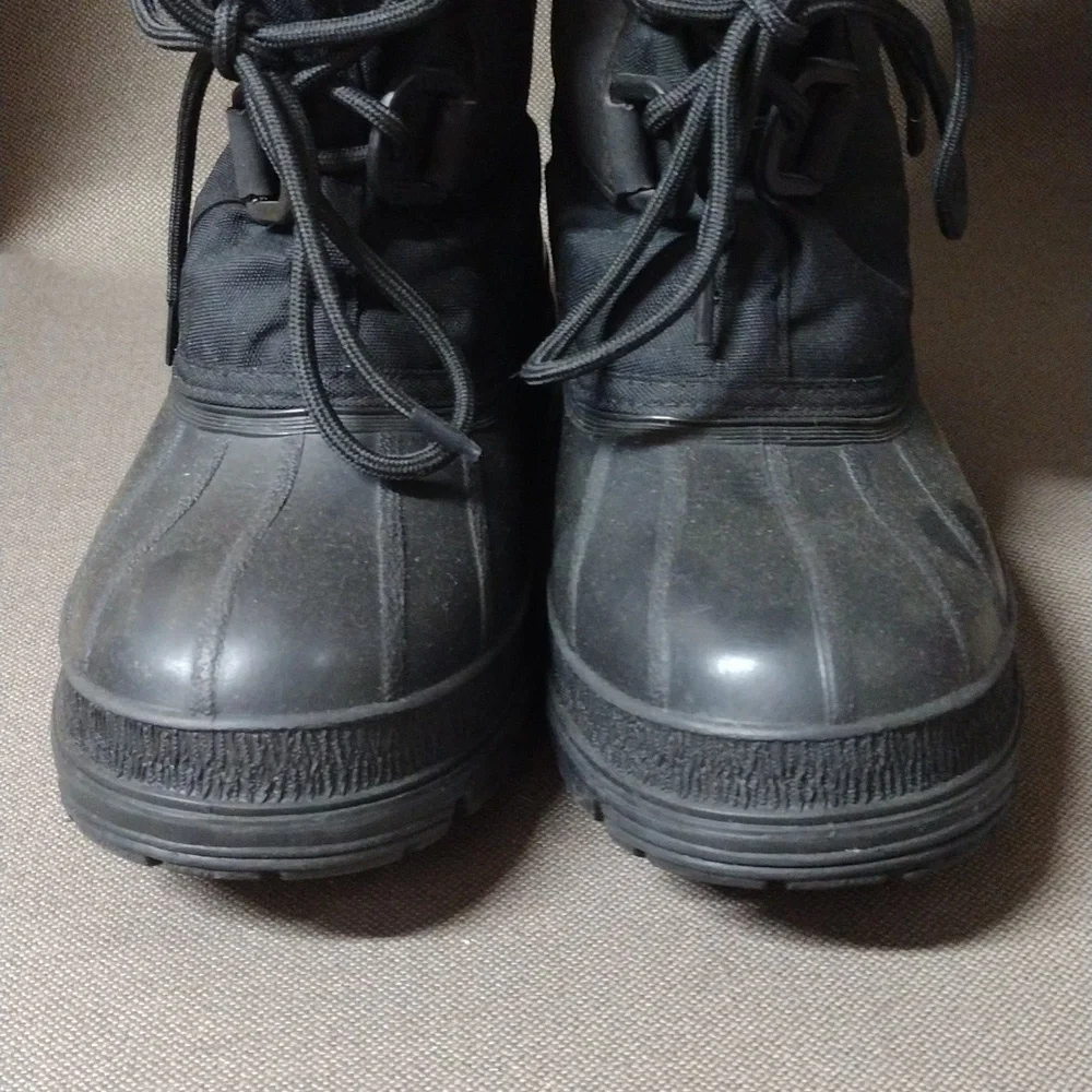 Kamik Skidoo winter boots 9